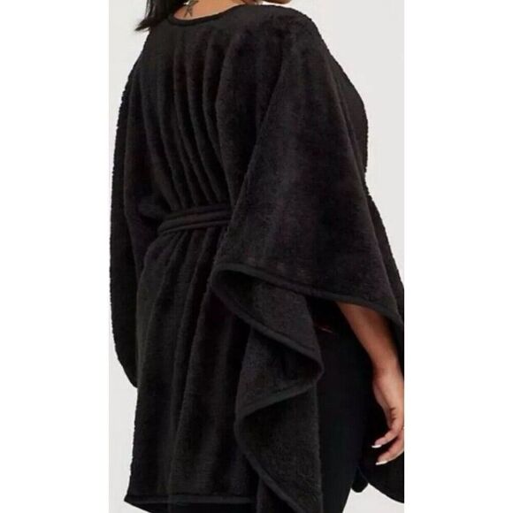 NWT Torrid Black Cozy Sherpa Belted Ruana Plus Size One Size Fits Most - Picture 1 of 7